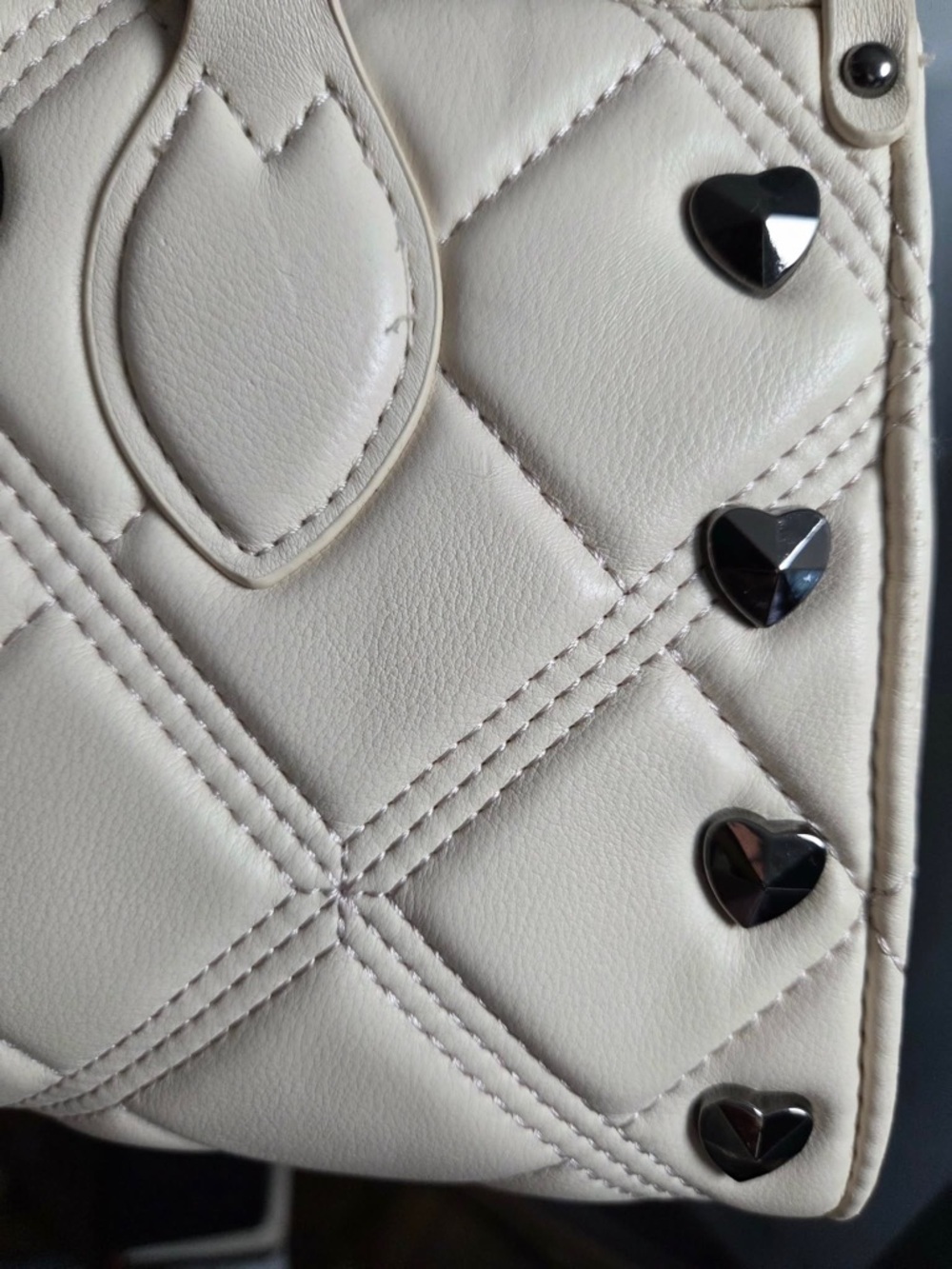 White Quilted Heart Accent Satchel Bag - Women - Picture 3 of 10